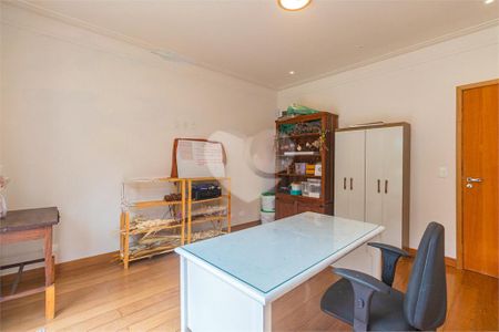 Casa à venda com 269m², 3 quartos e sem vaga