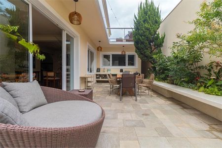 Casa à venda com 269m², 3 quartos e sem vaga