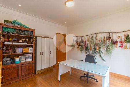 Casa à venda com 269m², 3 quartos e sem vaga