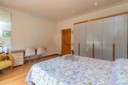 Casa à venda com 269m², 3 quartos e sem vaga