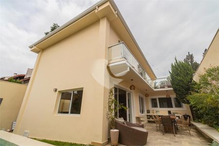 Casa à venda com 269m², 3 quartos e sem vaga