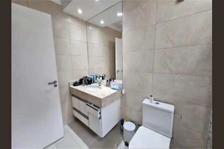 Casa à venda com 242m², 3 quartos e 3 vagas