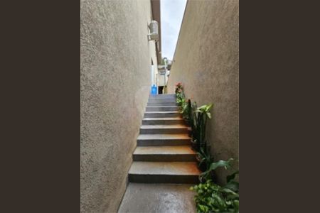 Casa à venda com 242m², 3 quartos e 3 vagas