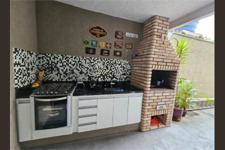 Casa à venda com 242m², 3 quartos e 3 vagas