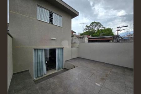 Casa à venda com 242m², 3 quartos e 3 vagas