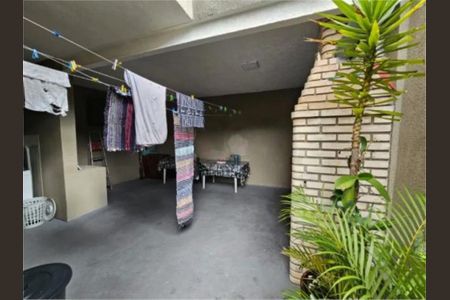 Casa à venda com 242m², 3 quartos e 3 vagas