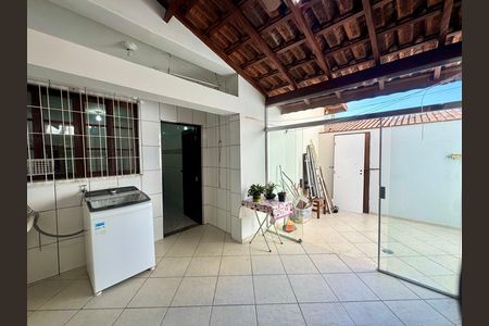 Casa para alugar com 220m², 2 quartos e 2 vagas Casa para alugar com 220m², 2 quartos e 2 vagasÁrea de Serviço