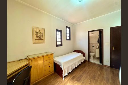 Casa para alugar com 220m², 2 quartos e 2 vagas Casa para alugar com 220m², 2 quartos e 2 vagasQuarto 1