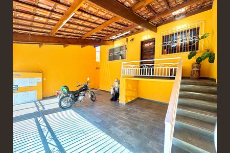 Casa para alugar com 220m², 2 quartos e 2 vagas Casa para alugar com 220m², 2 quartos e 2 vagasGaragem