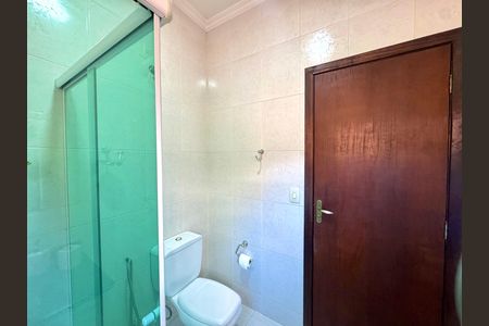 Casa para alugar com 220m², 2 quartos e 2 vagas Casa para alugar com 220m², 2 quartos e 2 vagasBanheiro 1