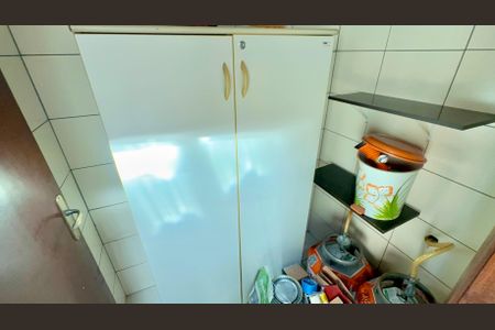Casa para alugar com 220m², 2 quartos e 2 vagas Casa para alugar com 220m², 2 quartos e 2 vagasDespensa