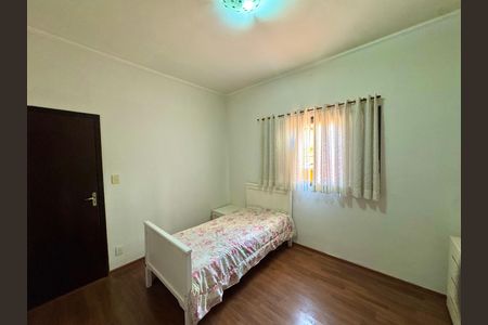 Casa para alugar com 220m², 2 quartos e 2 vagas Casa para alugar com 220m², 2 quartos e 2 vagasQuarto 2