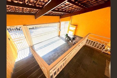 Casa para alugar com 220m², 2 quartos e 2 vagas Casa para alugar com 220m², 2 quartos e 2 vagasGaragem