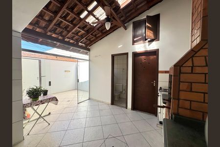 Casa para alugar com 220m², 2 quartos e 2 vagas Casa para alugar com 220m², 2 quartos e 2 vagasÁrea de Serviço