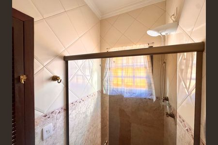 Casa para alugar com 220m², 2 quartos e 2 vagas Casa para alugar com 220m², 2 quartos e 2 vagasBanheiro 3