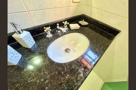 Casa para alugar com 220m², 2 quartos e 2 vagas Casa para alugar com 220m², 2 quartos e 2 vagasBanheiro 1