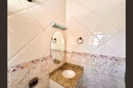 Casa para alugar com 220m², 2 quartos e 2 vagas Casa para alugar com 220m², 2 quartos e 2 vagasBanheiro 3