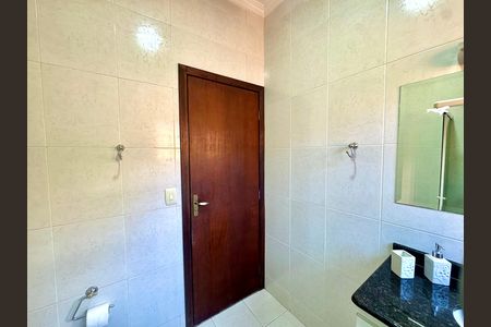 Casa para alugar com 220m², 2 quartos e 2 vagas Casa para alugar com 220m², 2 quartos e 2 vagasBanheiro 1