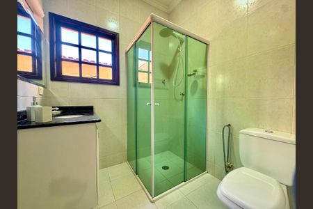 Casa para alugar com 220m², 2 quartos e 2 vagas Casa para alugar com 220m², 2 quartos e 2 vagasBanheiro 1