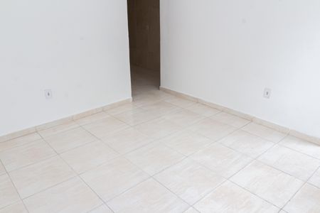 Sala de casa para alugar com 2 quartos, 40m² em Guaratiba, Rio de Janeiro