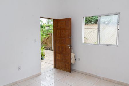 Sala de casa para alugar com 2 quartos, 40m² em Guaratiba, Rio de Janeiro