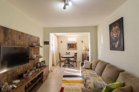 Casa para alugar com 852m², 3 quartos e 1 vaga Casa para alugar com 852m², 3 quartos e 1 vagaSala de TV