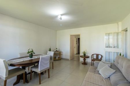 Casa para alugar com 852m², 3 quartos e 1 vaga Casa para alugar com 852m², 3 quartos e 1 vagaSala
