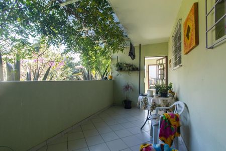 Casa para alugar com 852m², 3 quartos e 1 vaga Casa para alugar com 852m², 3 quartos e 1 vagaVaranda