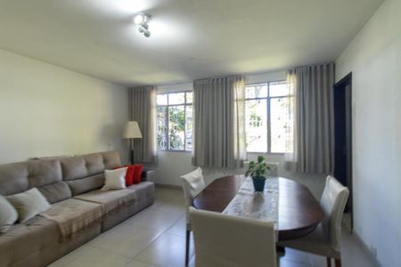 Casa para alugar com 852m², 3 quartos e 1 vaga Casa para alugar com 852m², 3 quartos e 1 vagaSala