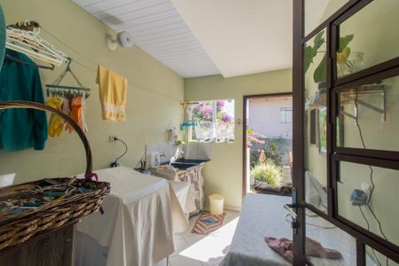 Casa para alugar com 852m², 3 quartos e 1 vaga Casa para alugar com 852m², 3 quartos e 1 vagaÁrea de Serviço