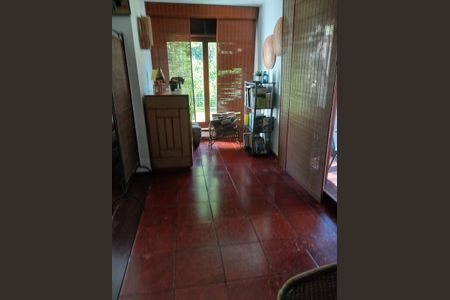 Sala de casa para alugar com 5 quartos, 385m² em Itaipava, Petrópolis