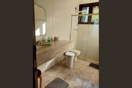 Casa para alugar com 385m², 5 quartos e 3 vagasBanheiro