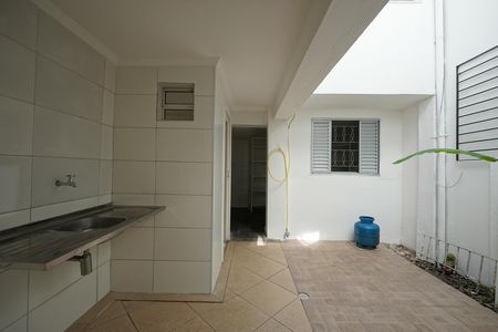 Casa à venda com 100m², 2 quartos e 1 vagaQuintal