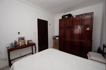quarto 1 de casa para alugar com 2 quartos, 80m² em Darcy Vargas, Belo Horizonte