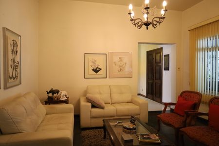 Casa à venda com 4 quartos, 200m² em Vila Campo Grande, São Paulo