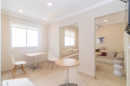 Apartamento à venda com 41m², 2 quartos e sem vaga Apartamento à venda com 41m², 2 quartos e sem vagaÁrea comum - Salão de festas 2