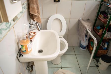 Banheiro social de casa à venda com 1 quarto, 70m² em Chácara Santo Antônio (zona Leste), São Paulo