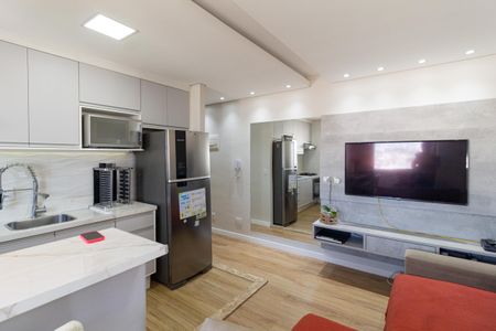 Sala de apartamento à venda com 2 quartos, 45m² em Km 18, Osasco