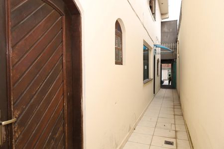 Casa para alugar com 173m², 3 quartos e 2 vagasCorredor