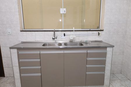 Casa para alugar com 173m², 3 quartos e 2 vagasCozinha