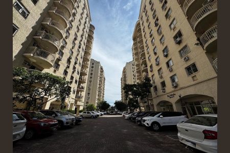 Apartamento à venda com 57m², 2 quartos e 1 vaga Apartamento à venda com 57m², 2 quartos e 1 vagaFachada