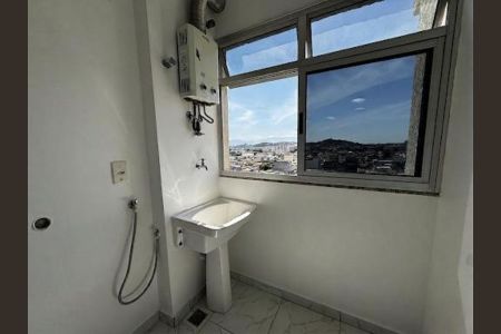 Apartamento à venda com 57m², 2 quartos e 1 vaga Apartamento à venda com 57m², 2 quartos e 1 vagaBanheiro