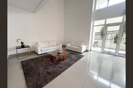 Apartamento à venda com 92m², 2 quartos e 2 vagasHall social