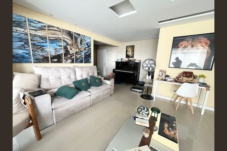 Apartamento à venda com 92m², 2 quartos e 2 vagasSala
