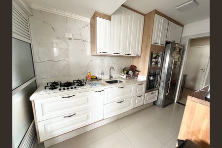 Apartamento à venda com 92m², 2 quartos e 2 vagasCozinha 
