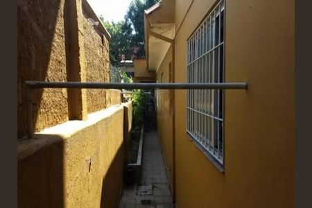 Casa à venda com 4 quartos, 300m² em Vila do Encontro, São Paulo