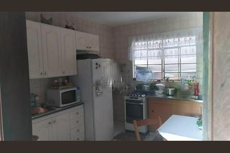 Casa à venda com 4 quartos, 220m² em Vila Guarani (Zona Sul), São Paulo