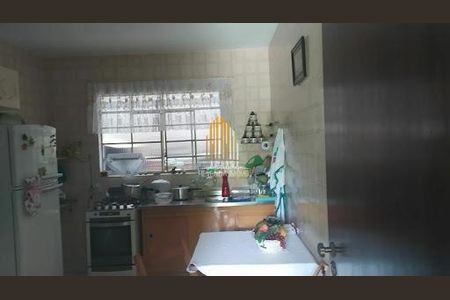 Casa à venda com 4 quartos, 220m² em Vila Guarani (Zona Sul), São Paulo