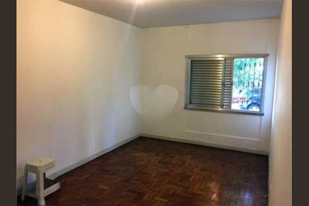 Apartamento à venda com 77m², 1 quarto e sem vaga