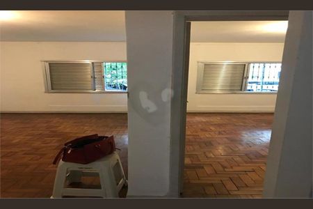 Apartamento à venda com 77m², 1 quarto e sem vaga